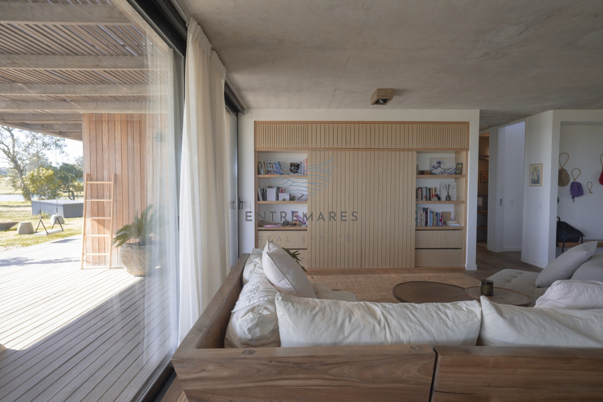 Casa ID.92 - Hermosa casa en el Quijote- 3 dormitorios + dependencia de servicio con baño. DISPONIBLE EN ALQUILER ANUAL A PARTIR DE MARZO 2025