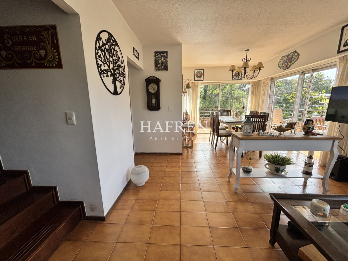 Apartamento ID.374 - Apartamento de 3 dormitorios en venta, Punta del Este