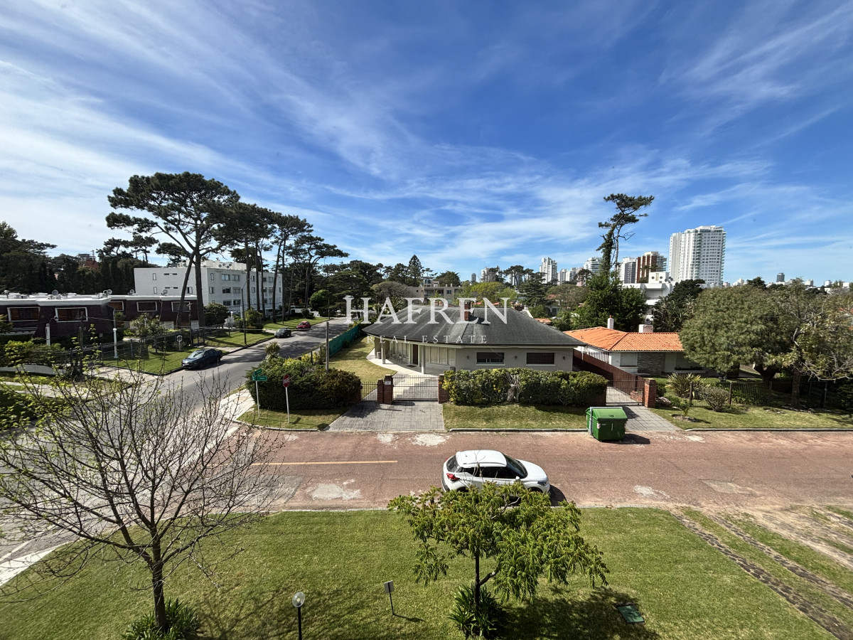 Apartamento ID.374 - Apartamento de 3 dormitorios en venta, Punta del Este