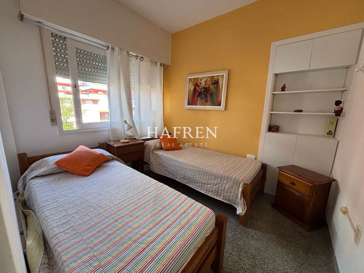 Apartamento ID.310 - Apartamento de 2 dormitorios en venta, Península - Punta del Este