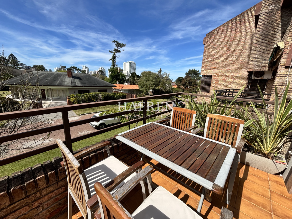 Apartamento ID.374 - Apartamento de 3 dormitorios en venta, Punta del Este