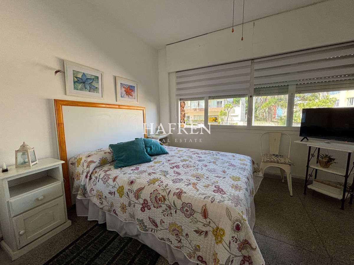 Apartamento ID.310 - Apartamento de 2 dormitorios en venta, Península - Punta del Este