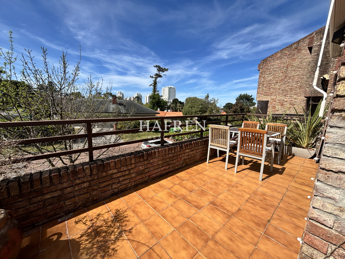 Apartamento ID.374 - Apartamento de 3 dormitorios en venta, Punta del Este