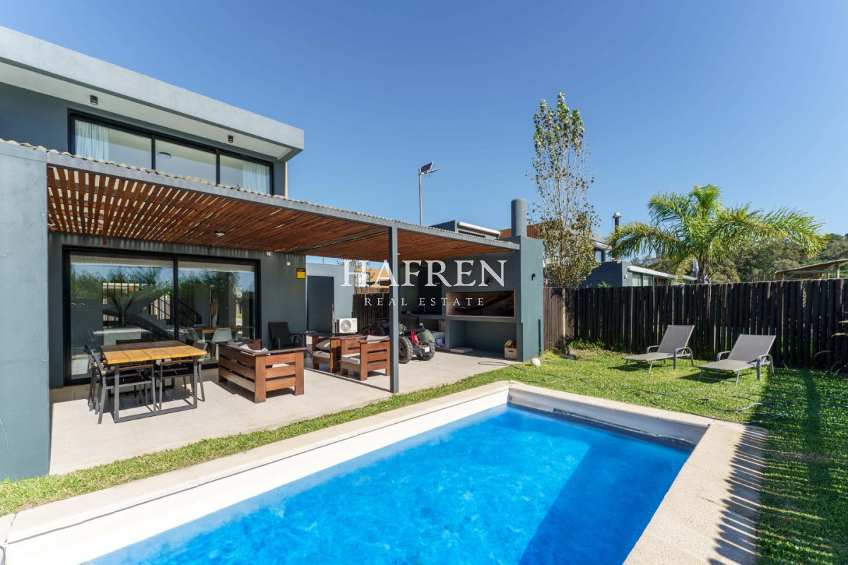 Casa ID.428 - Hermosa casa en venta barrio privado en las grutas 3 dormitorios 