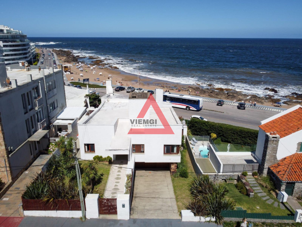 Casa ID.299 - Venta Casa 5 dormitorios Península con Vista al Mar y Garaje 