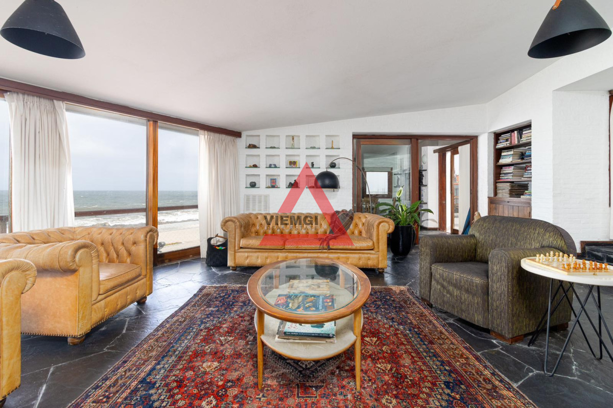 Casa ID.299 - Venta Casa 5 dormitorios Península con Vista al Mar y Garaje 