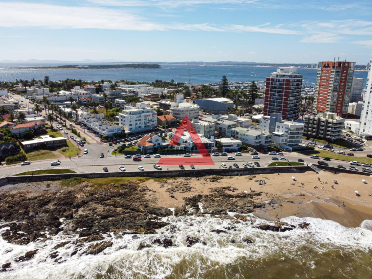 Casa ID.299 - Venta Casa 5 dormitorios Península con Vista al Mar y Garaje 
