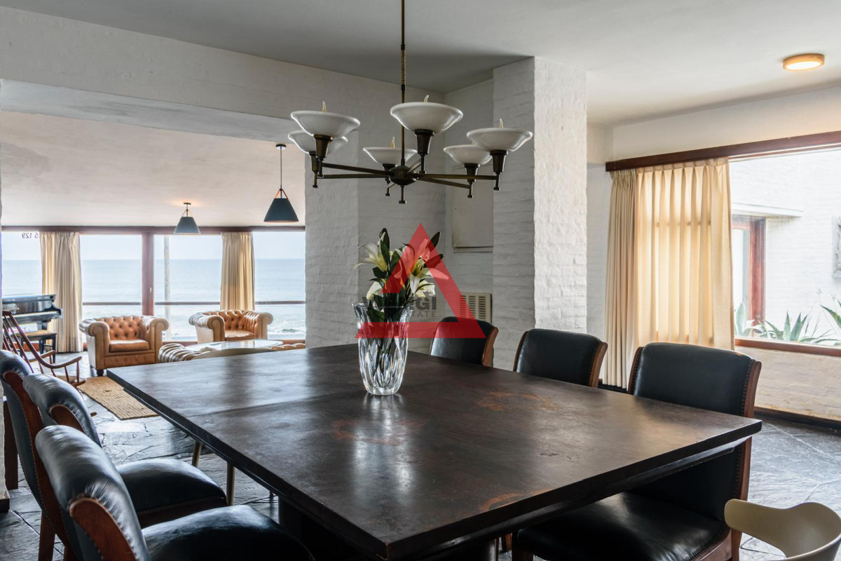 Casa ID.299 - Venta Casa 5 dormitorios Península con Vista al Mar y Garaje 