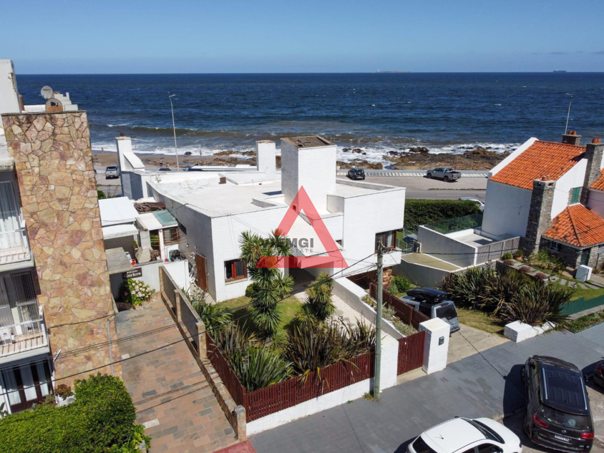 Casa ID.299 - Venta Casa 5 dormitorios Península con Vista al Mar y Garaje 
