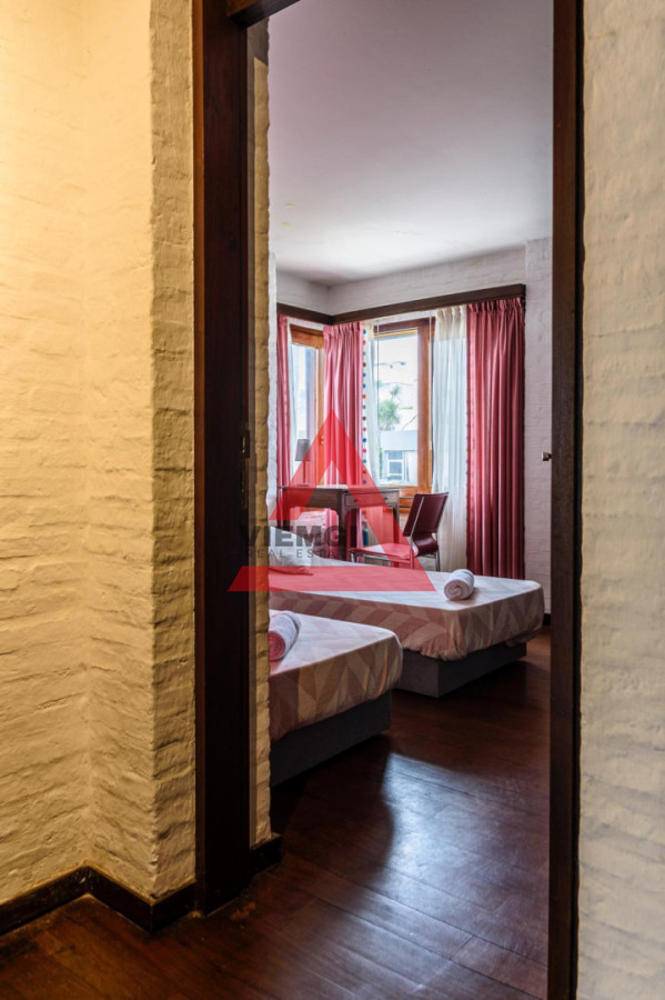 Casa ID.299 - Venta Casa 5 dormitorios Península con Vista al Mar y Garaje 