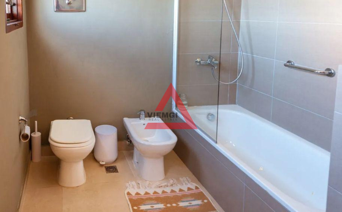 Casa ID.299 - Venta Casa 5 dormitorios Península con Vista al Mar y Garaje 