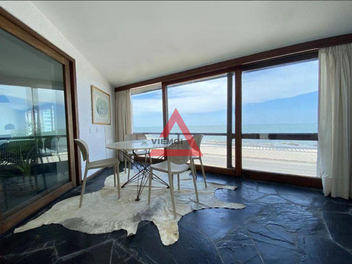 Casa ID.299 - Venta Casa 5 dormitorios Península con Vista al Mar y Garaje 