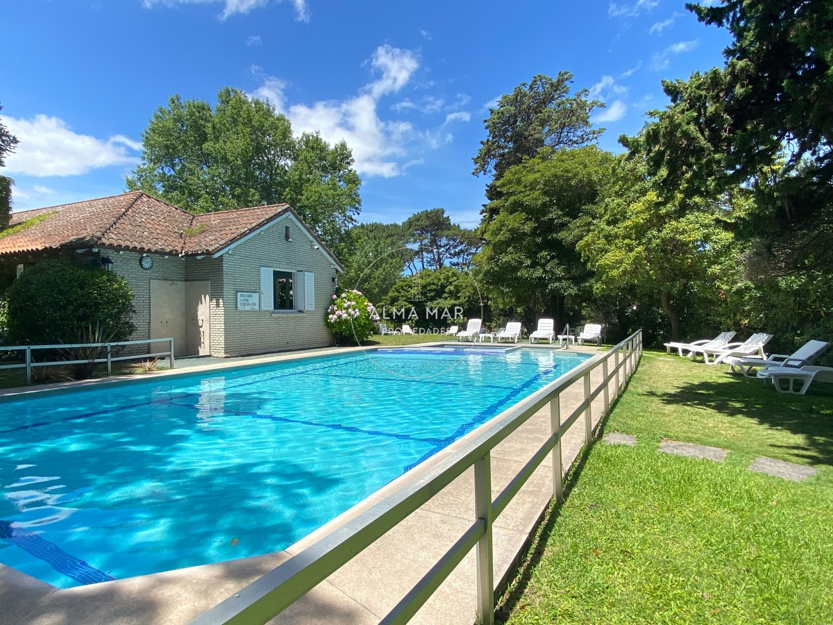 Apartamento ID.1040 - Apartamento en  PARQUEMAR R A LA VENTA 2 DORMITORIOS CON PISCINA CLIMATIZADA OPORTUNIDAD PRECIO REBAJADO