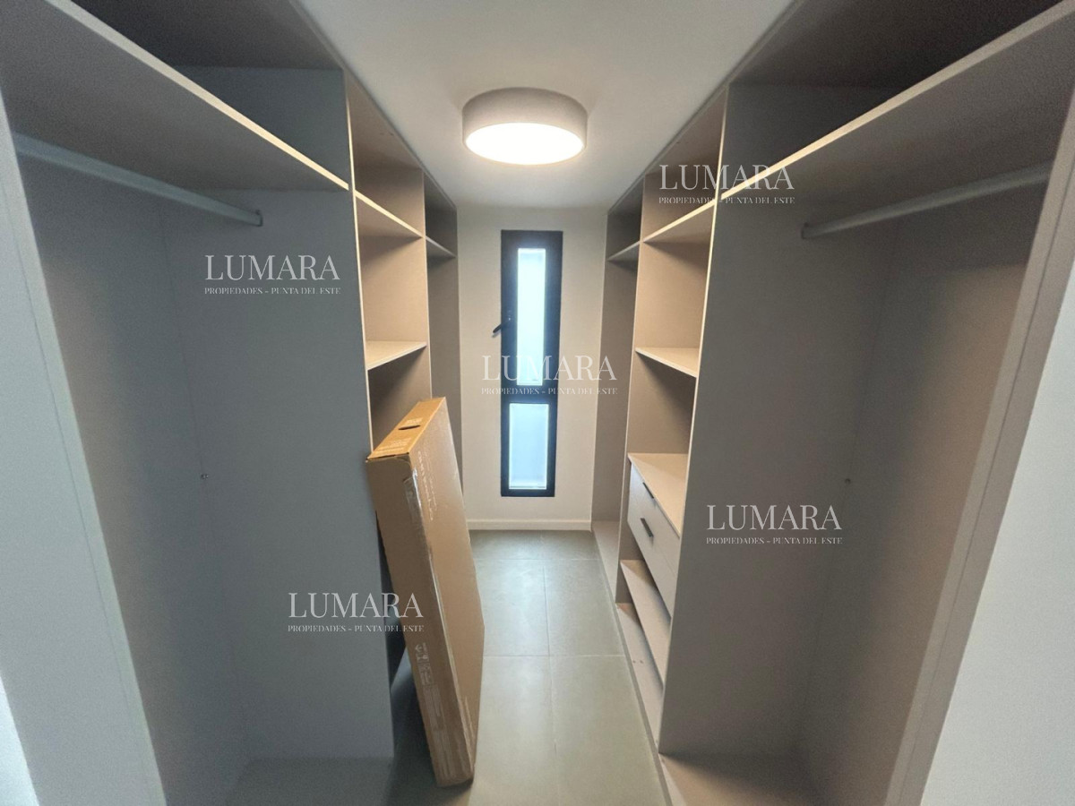 Apartamento ID.3350 - Apartamento de 3 dormitorios en alquiler, Punta del Este