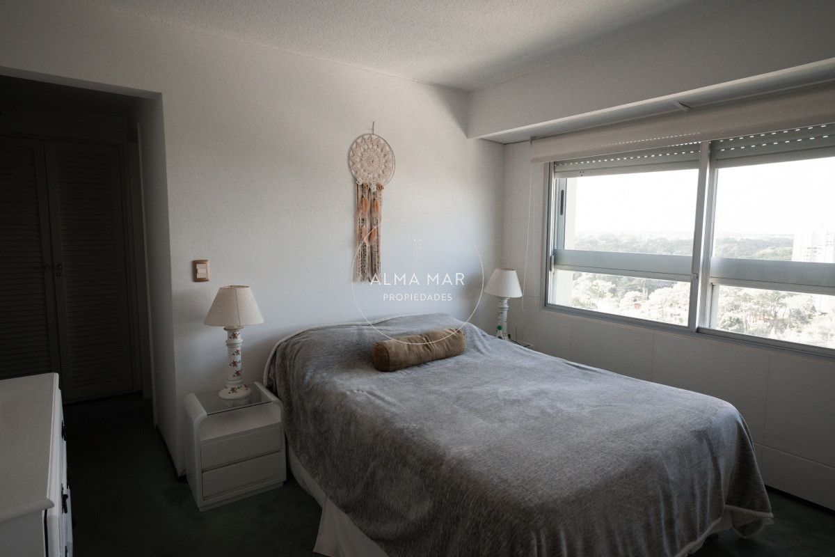 Apartamento ID.1040 - Apartamento en  PARQUEMAR R A LA VENTA 2 DORMITORIOS CON PISCINA CLIMATIZADA OPORTUNIDAD PRECIO REBAJADO