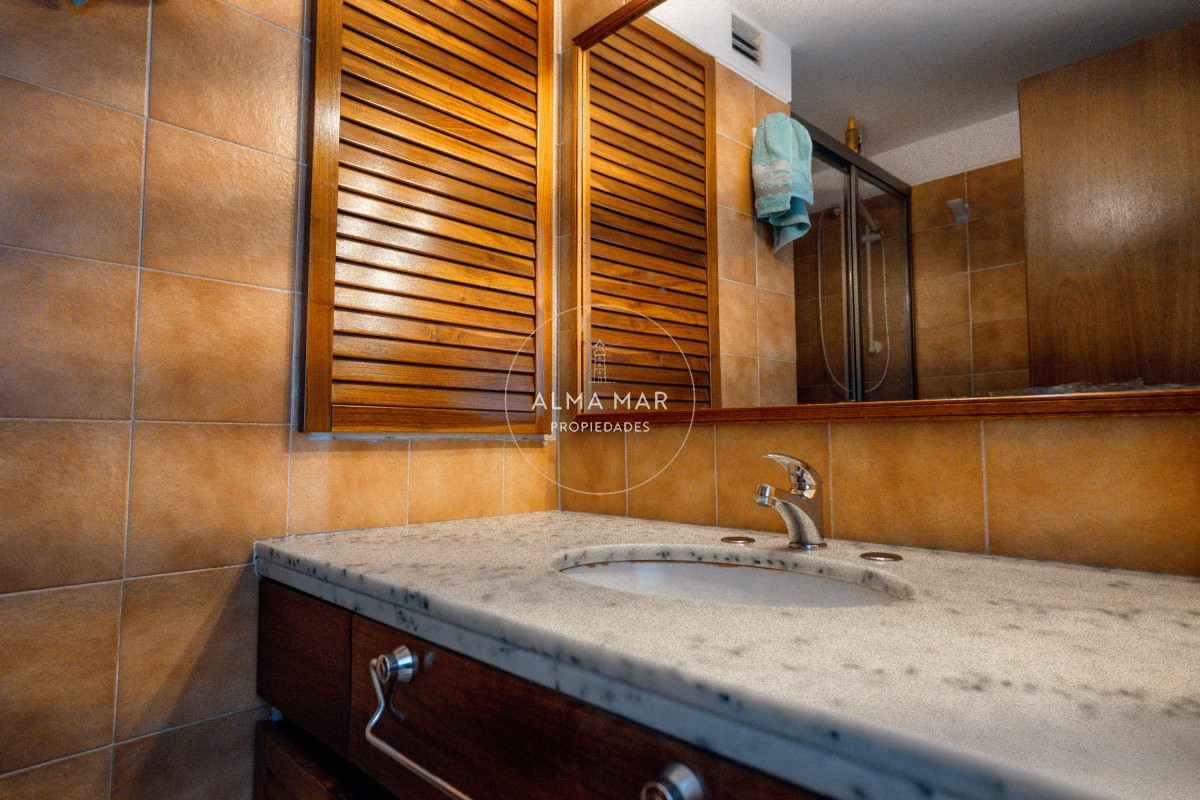 Apartamento ID.1040 - Apartamento en  PARQUEMAR R A LA VENTA 2 DORMITORIOS CON PISCINA CLIMATIZADA OPORTUNIDAD PRECIO REBAJADO