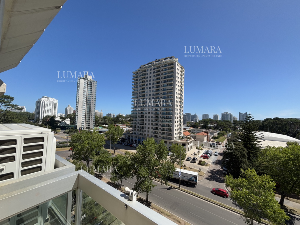 Apartamento ID.1132 - Apartamento en Zona Shopping - Punta del Este