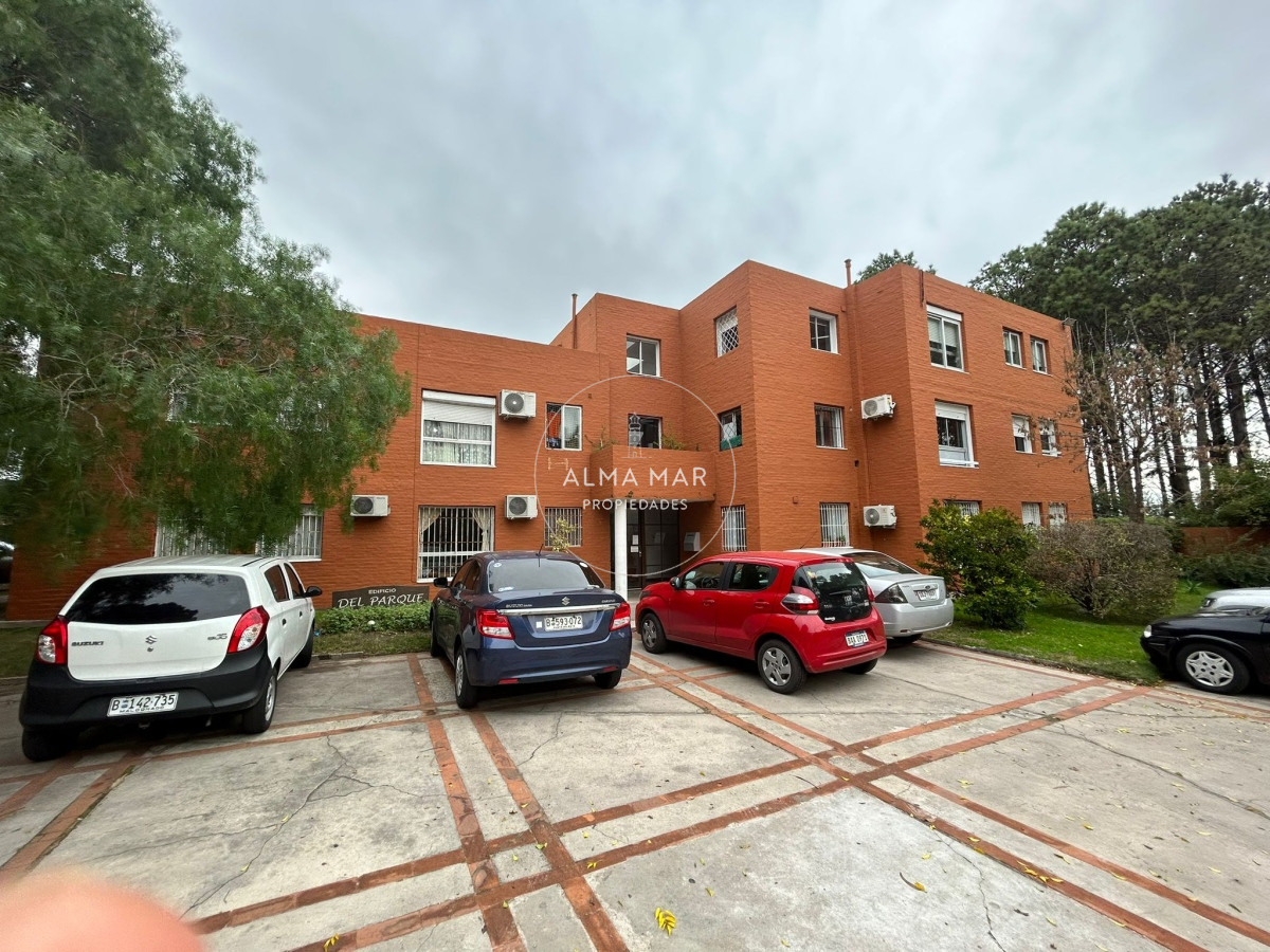 Apartamento ID.899 - Apartamento de 3 dormitorios, Venta , Apta para Banco,