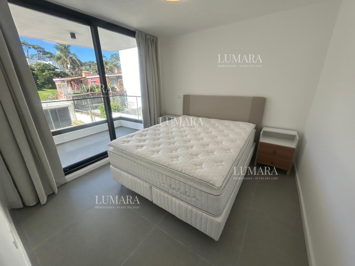 Apartamento ID.3350 - Apartamento de 3 dormitorios en alquiler, Punta del Este