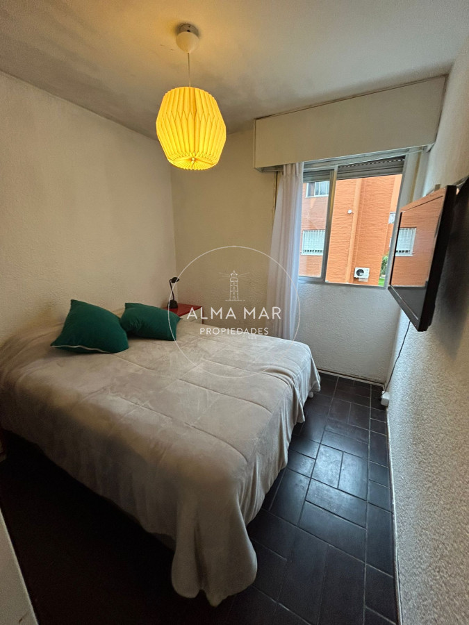 Apartamento ID.899 - Apartamento de 3 dormitorios, Venta , Apta para Banco,