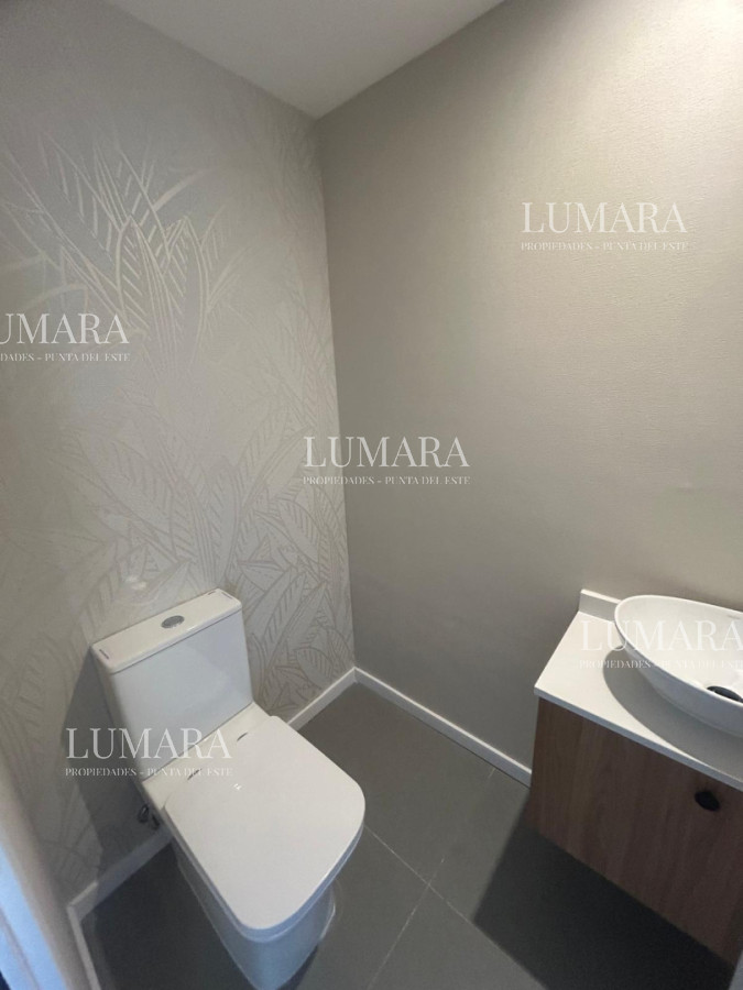 Apartamento ID.3350 - Apartamento de 3 dormitorios en alquiler, Punta del Este