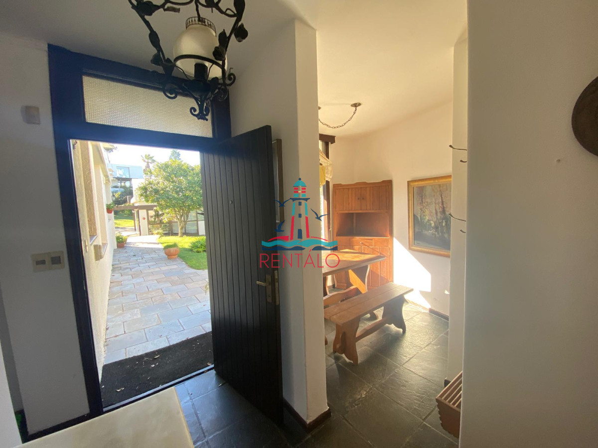 Casa ID.427 - Casa de 3 dormitorios en Alquiler Anual - Punta del Este 