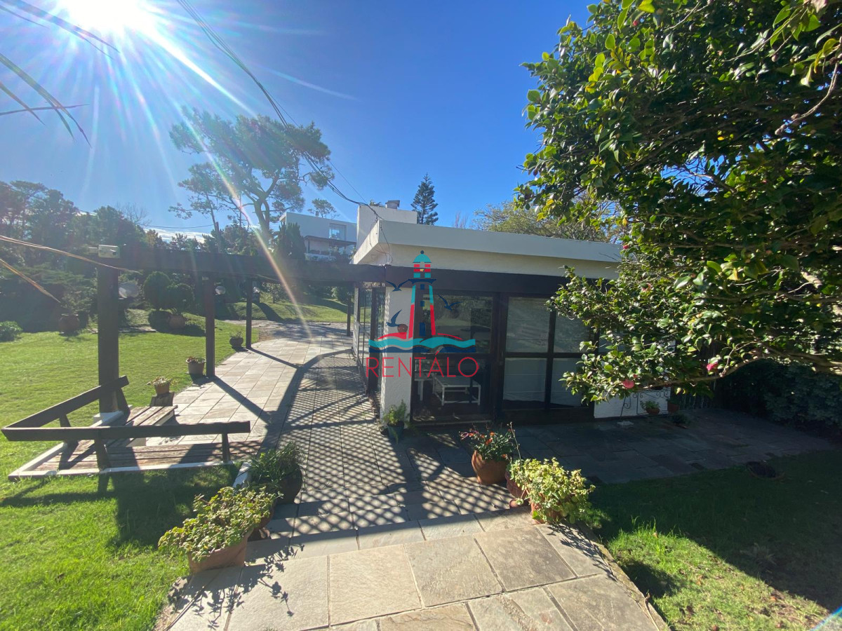 Casa ID.427 - Casa de 3 dormitorios en Alquiler Anual - Punta del Este 