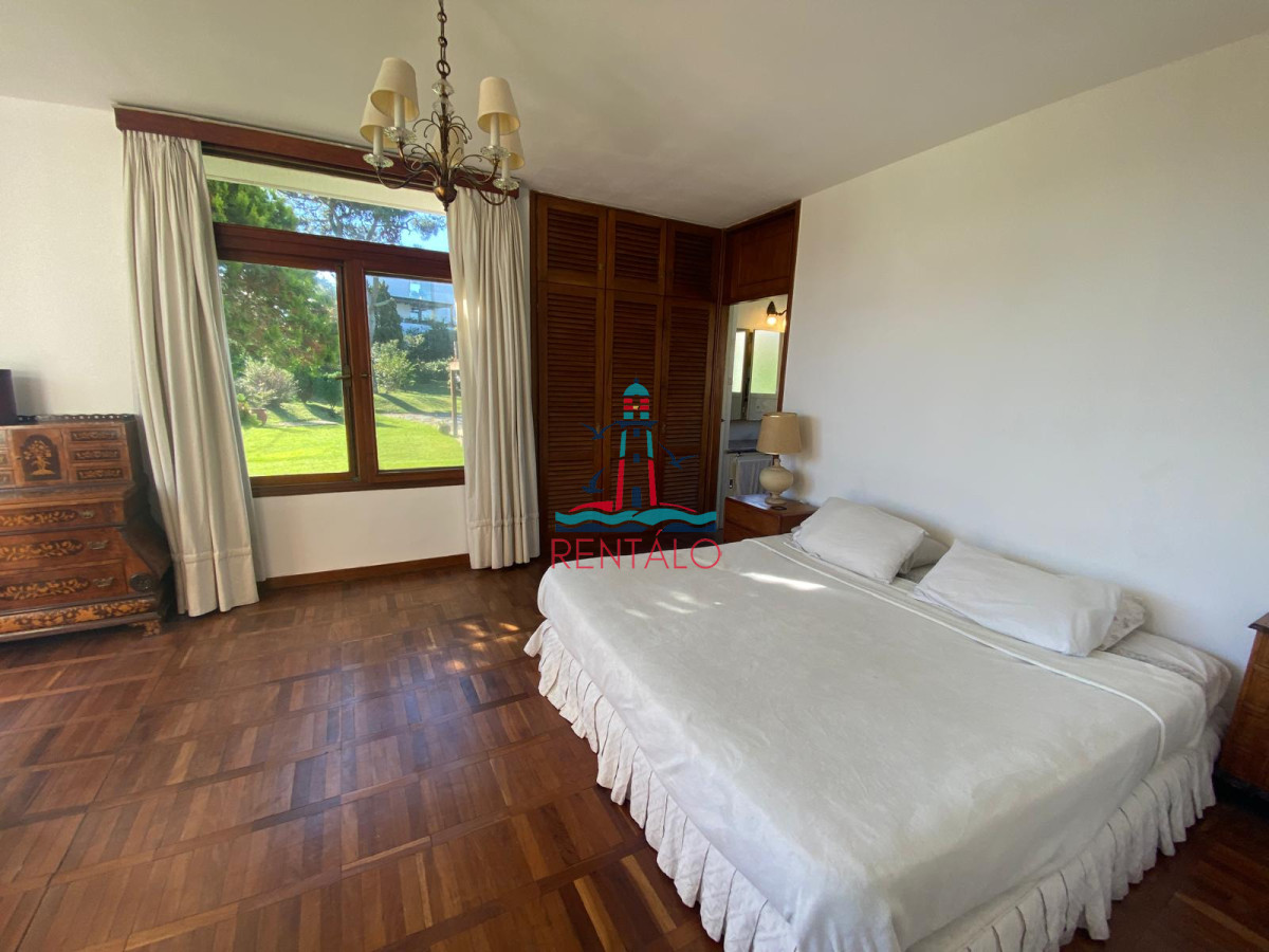 Casa ID.427 - Casa de 3 dormitorios en Alquiler Anual - Punta del Este 