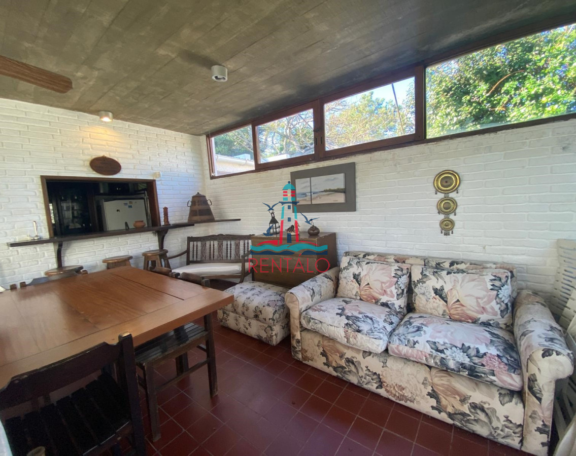 Casa ID.427 - Casa de 3 dormitorios en Alquiler Anual - Punta del Este 