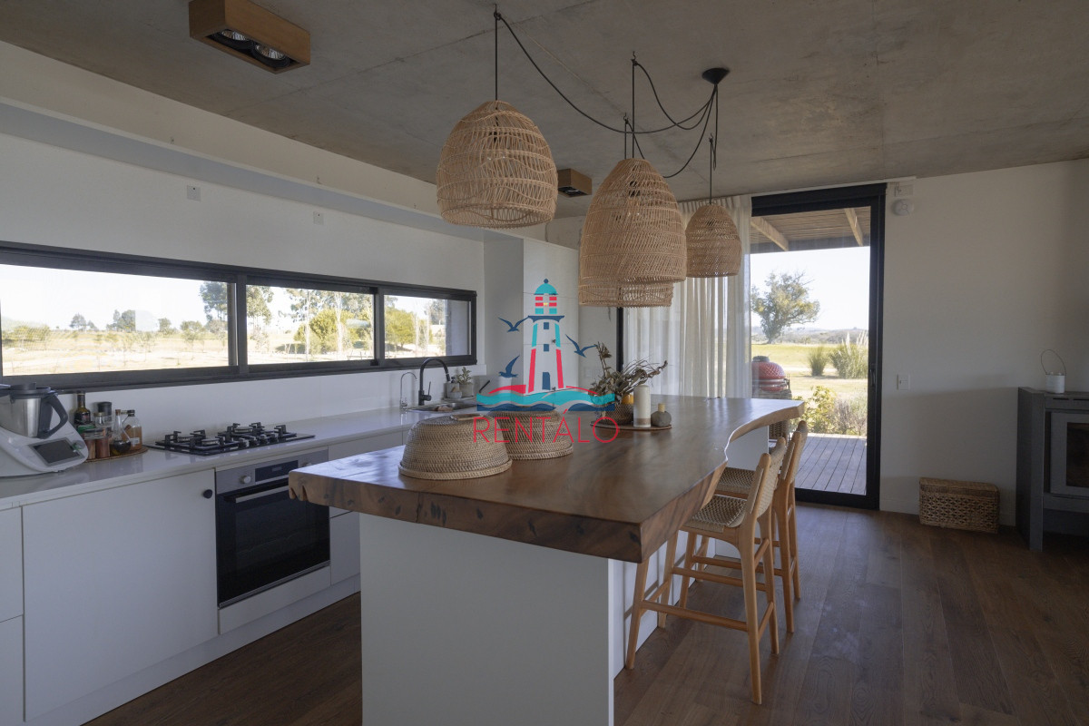 Casa ID.125 - Hermosa casa en el Quijote- 3 dormitorios + dependencia de servicio con baño. DISPONIBLE EN ALQUILER ANUAL A PARTIR DE MARZO 2025
