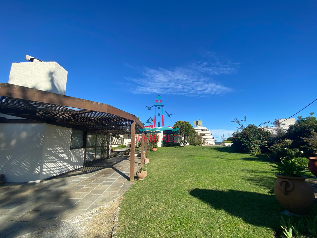 Casa ID.427 - Casa de 3 dormitorios en Alquiler Anual - Punta del Este 