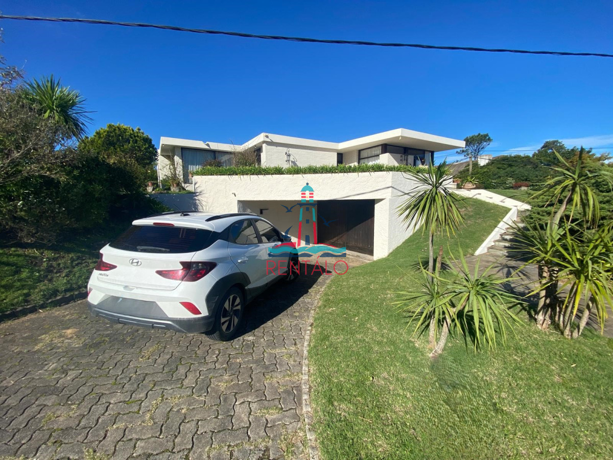 Casa ID.427 - Casa de 3 dormitorios en Alquiler Anual - Punta del Este 