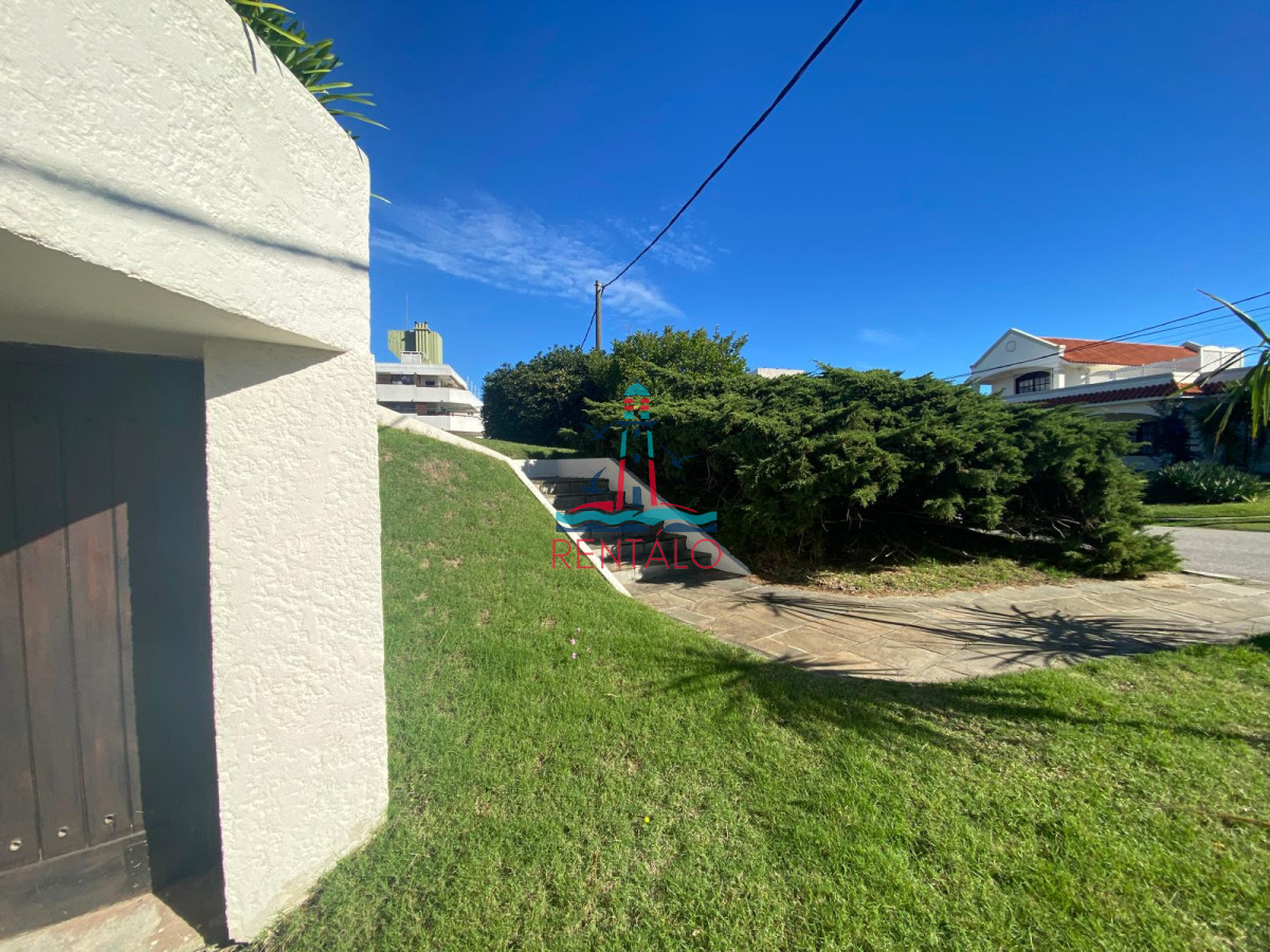 Casa ID.427 - Casa de 3 dormitorios en Alquiler Anual - Punta del Este 