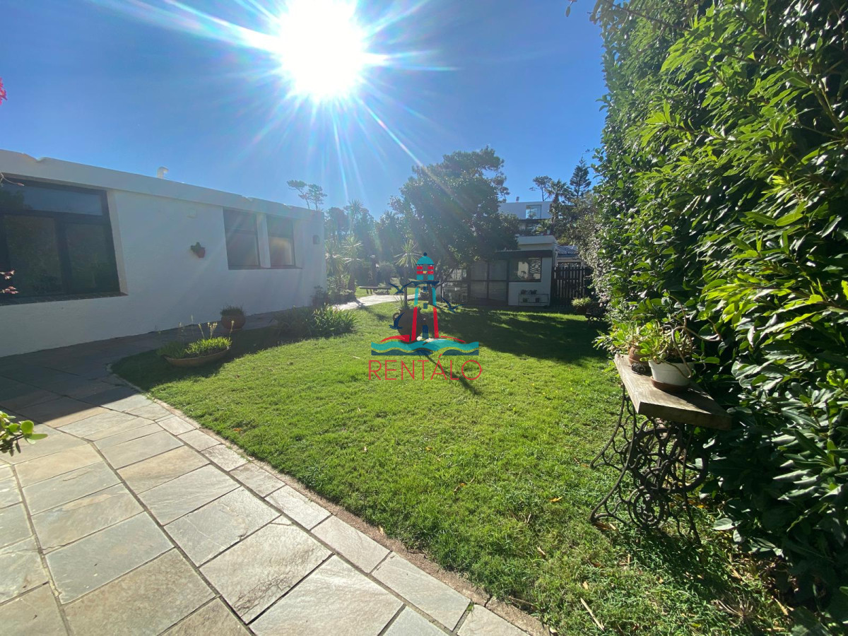 Casa ID.427 - Casa de 3 dormitorios en Alquiler Anual - Punta del Este 
