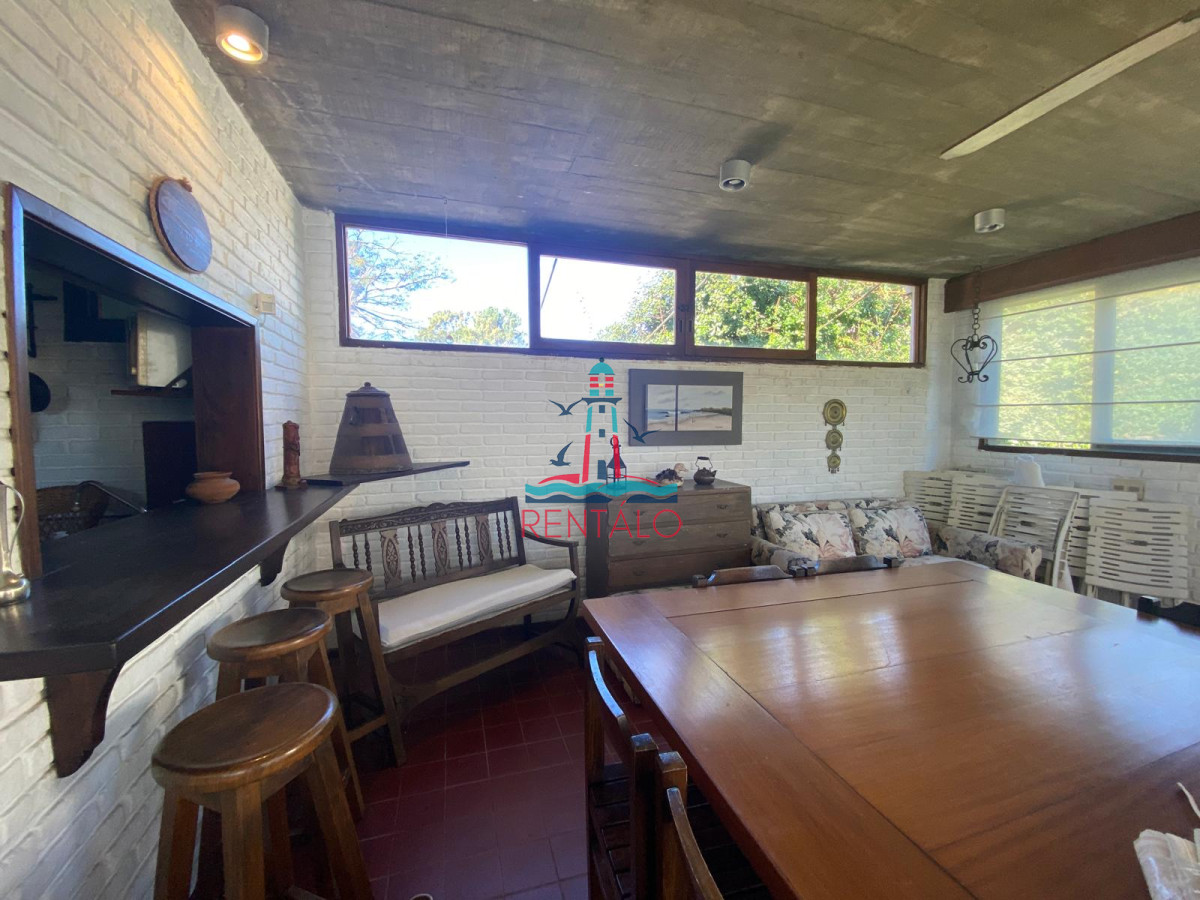 Casa ID.427 - Casa de 3 dormitorios en Alquiler Anual - Punta del Este 