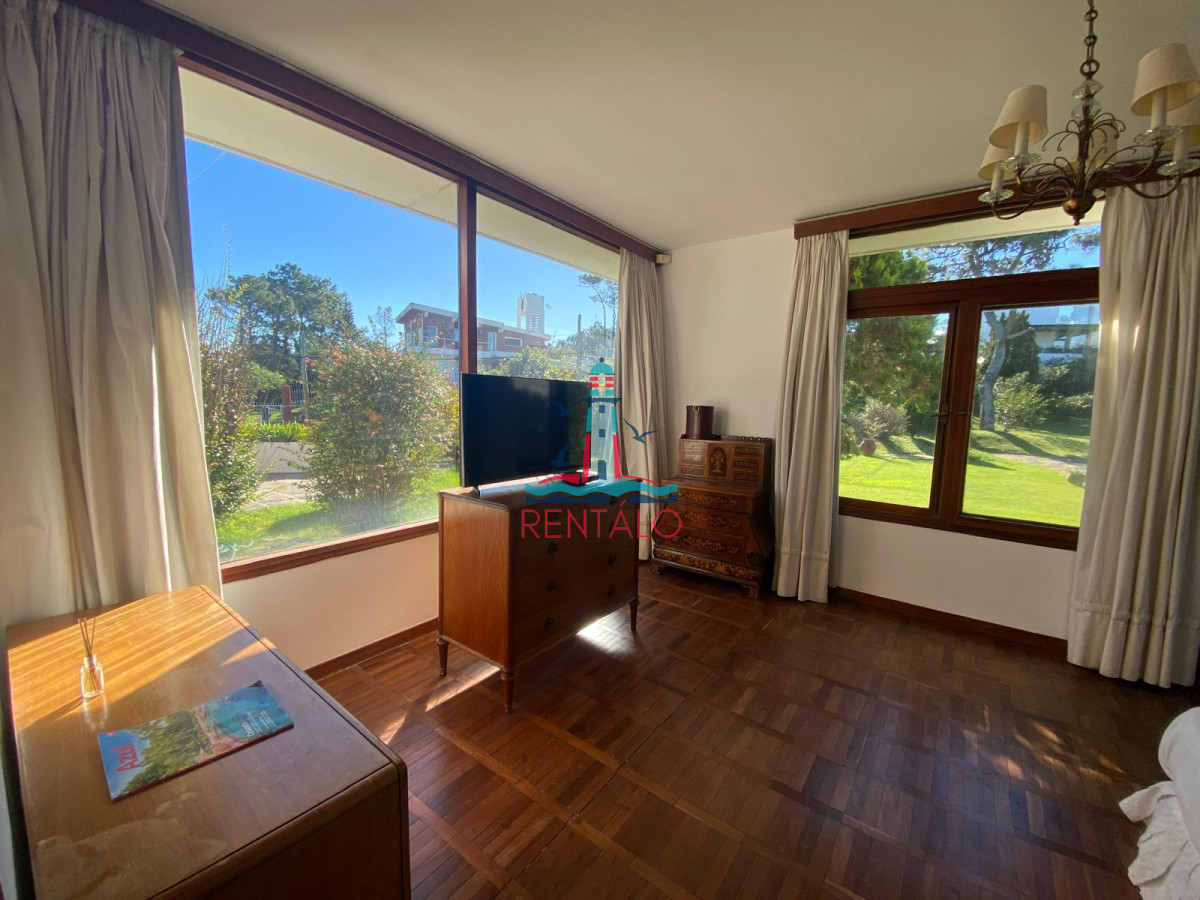 Casa ID.427 - Casa de 3 dormitorios en Alquiler Anual - Punta del Este 