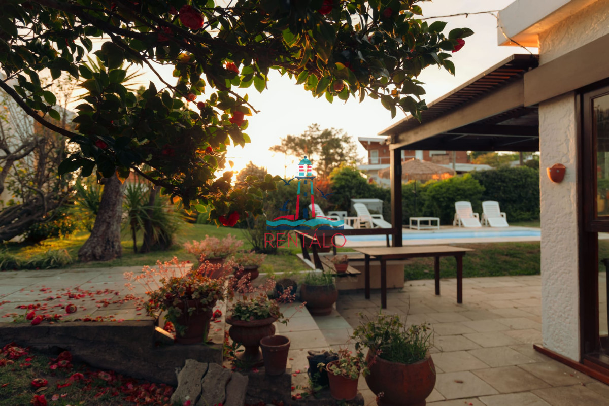 Casa ID.427 - Casa de 3 dormitorios en Alquiler Anual - Punta del Este 