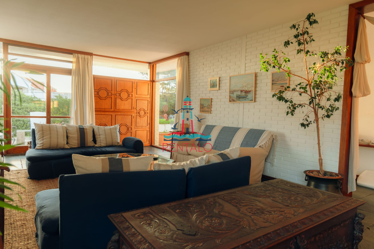 Casa ID.427 - Casa de 3 dormitorios en Alquiler Anual - Punta del Este 