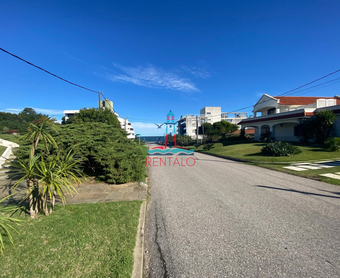 Casa ID.427 - Casa de 3 dormitorios en Alquiler Anual - Punta del Este 
