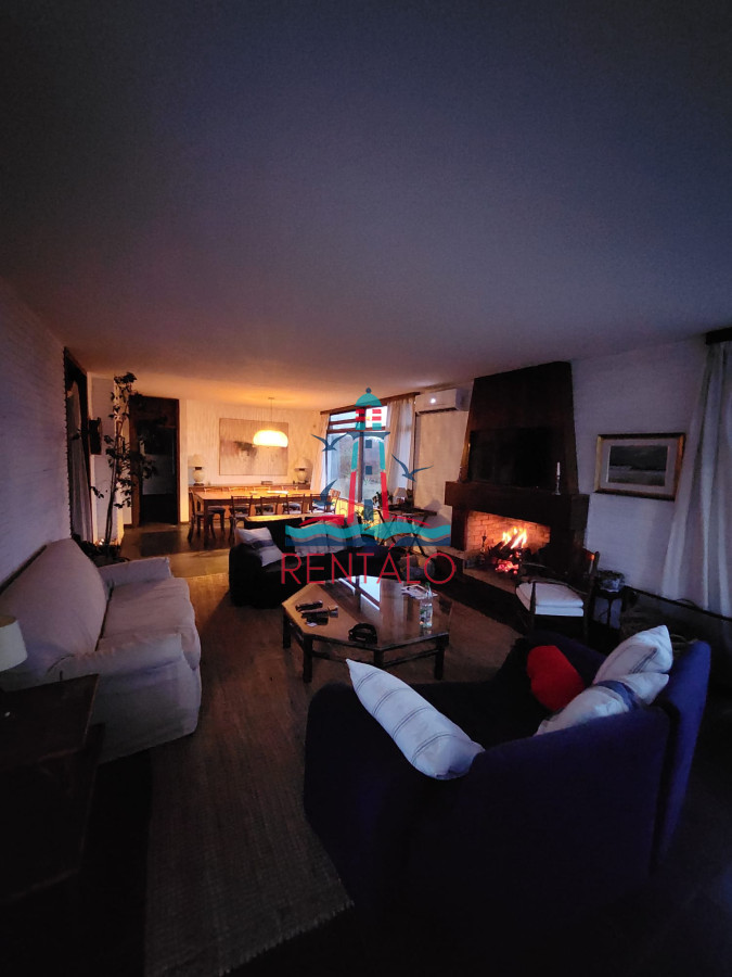 Casa ID.427 - Casa de 3 dormitorios en Alquiler Anual - Punta del Este 