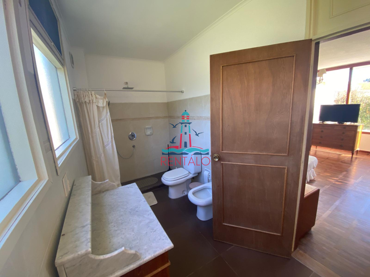 Casa ID.427 - Casa de 3 dormitorios en Alquiler Anual - Punta del Este 