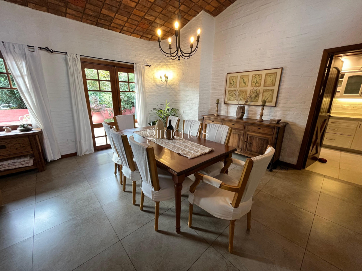 Casa ID.1328 - Casa a la venta en San Rafael 5 Dormitorios - Punta del Este