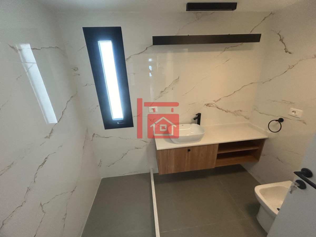 Apartamento ID.711 - Apartamento de 3 dormitorios en alquiler, Punta del Este