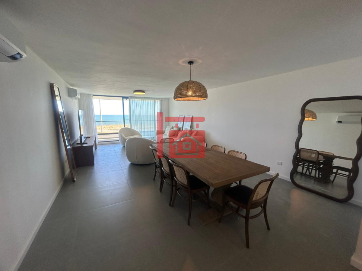 Apartamento ID.711 - Apartamento de 3 dormitorios en alquiler, Punta del Este