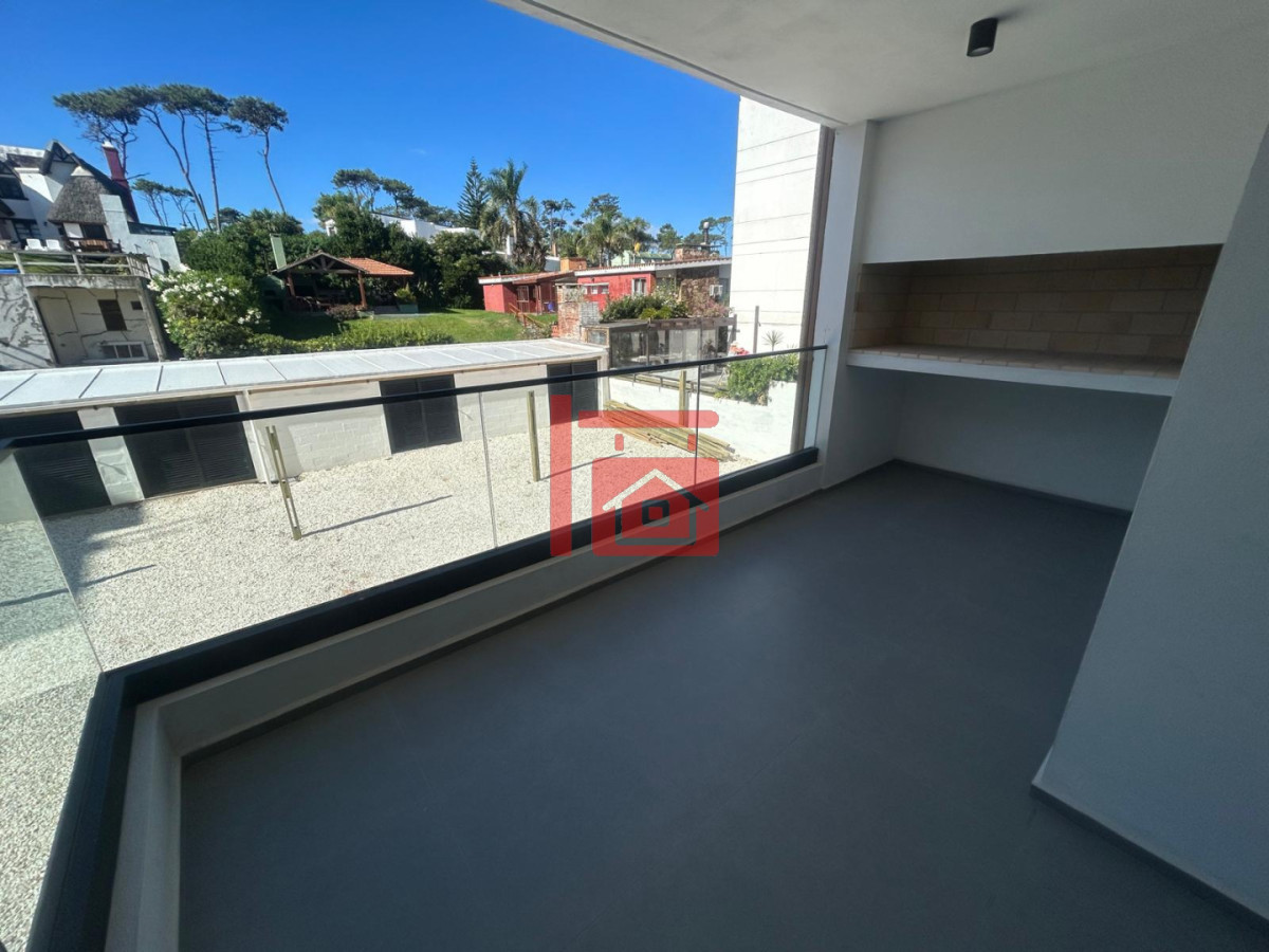 Apartamento ID.711 - Apartamento de 3 dormitorios en alquiler, Punta del Este