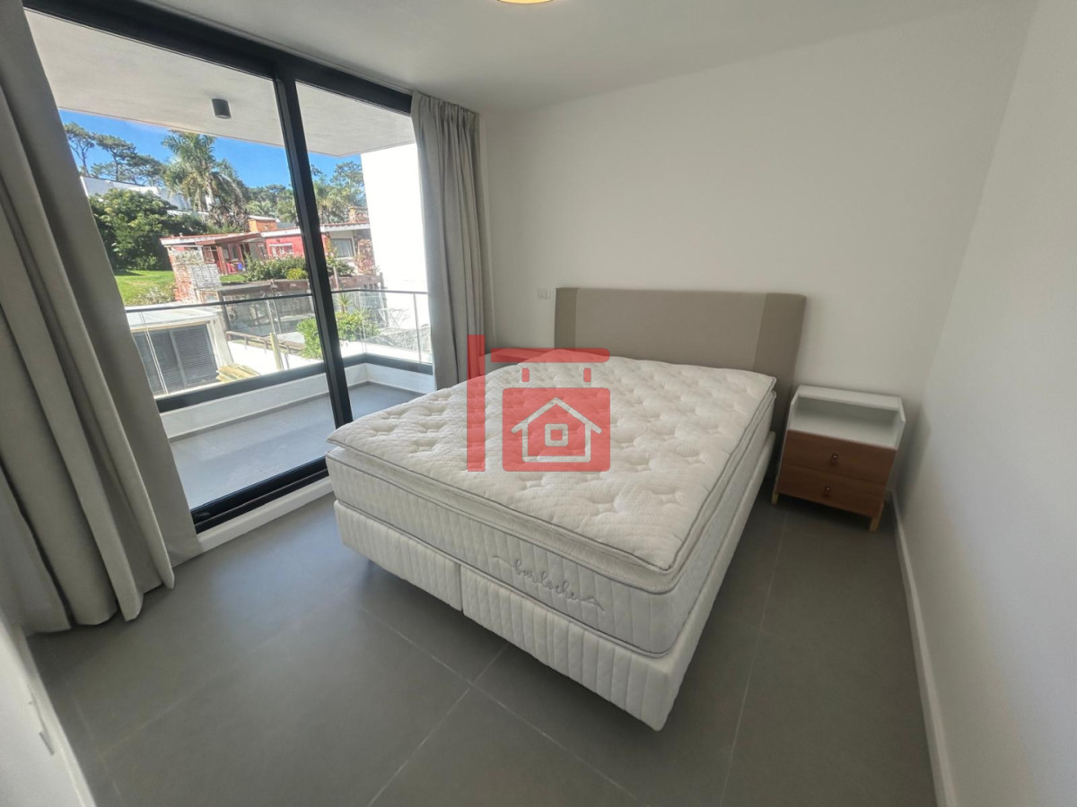 Apartamento ID.711 - Apartamento de 3 dormitorios en alquiler, Punta del Este