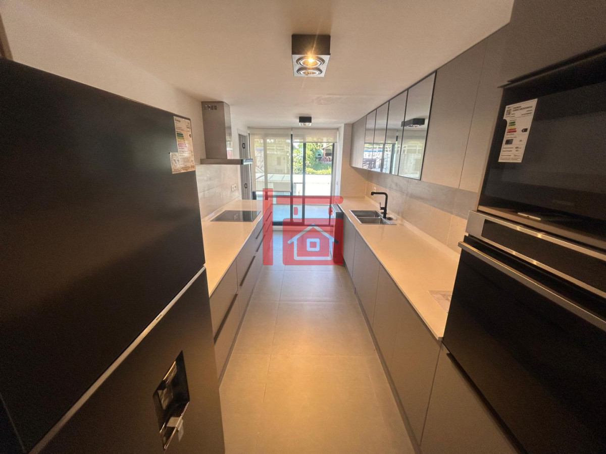 Apartamento ID.711 - Apartamento de 3 dormitorios en alquiler, Punta del Este