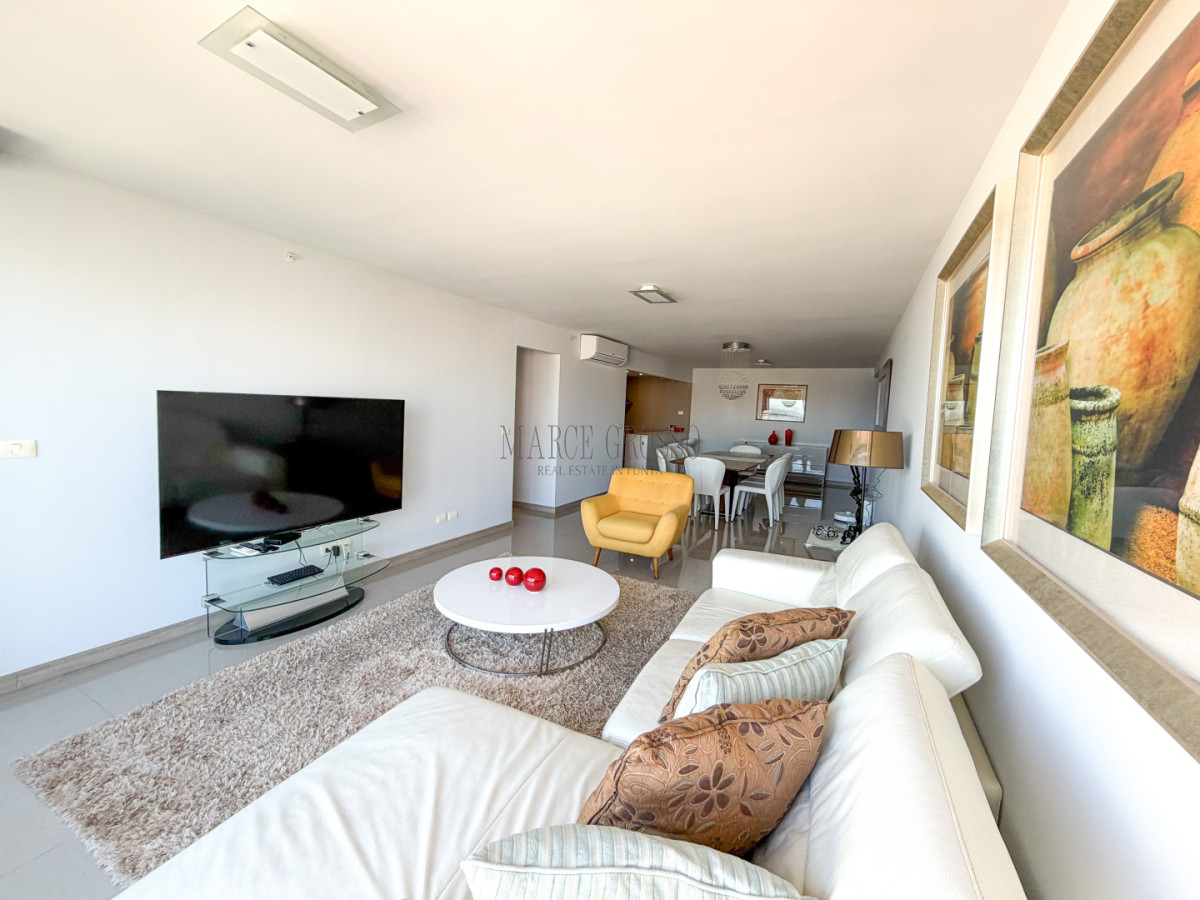 Apartamento ID.224 - Apartamento de 3 dormitorios en venta, Punta del Este
