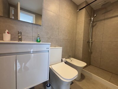Apartamento de 1 dormitorio en ALQUILER  TEMPORADA- Península  - BYH4058A