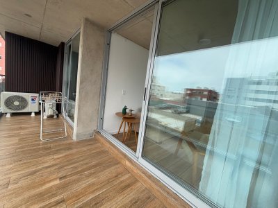 Apartamento de 1 dormitorio en ALQUILER  TEMPORADA- Península  - BYH4058A